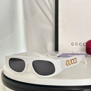 $55.00,Gucci Sunglasses # 302845