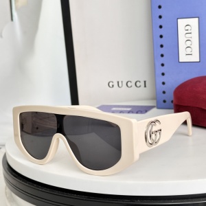 $55.00,Gucci Sunglasses # 302898