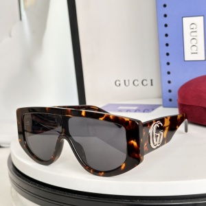 $55.00,Gucci Sunglasses # 302904