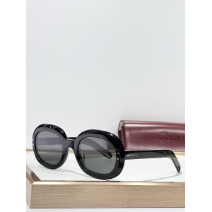 $55.00,Gucci Sunglasses # 302946