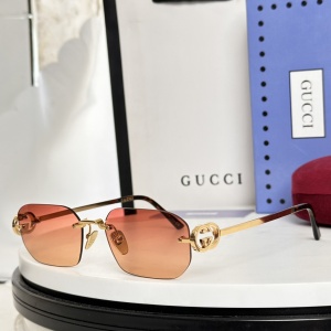 $55.00,Gucci Sunglasses # 303017