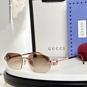 $55.00,Gucci Sunglasses # 303022