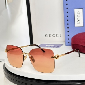 $55.00,Gucci Sunglasses # 303024