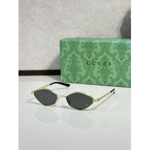 $55.00,Gucci Sunglasses # 303095