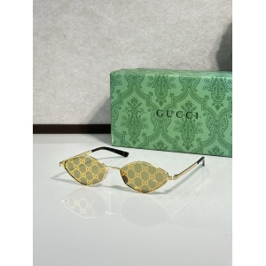 $55.00,Gucci Sunglasses # 303098