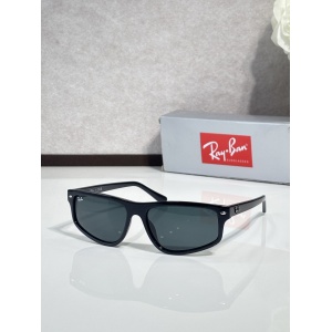 $55.00,Ray Ban Sunglasses # 303817