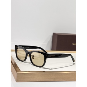 $55.00,Tom Ford Sunglasses # 304049