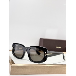 $55.00,Tom Ford Sunglasses # 304078