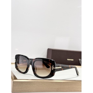 $55.00,Tom Ford Sunglasses # 304079