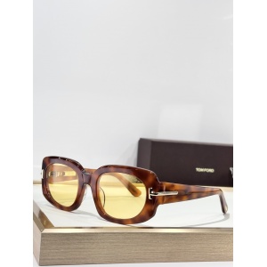 $55.00,Tom Ford Sunglasses # 304081