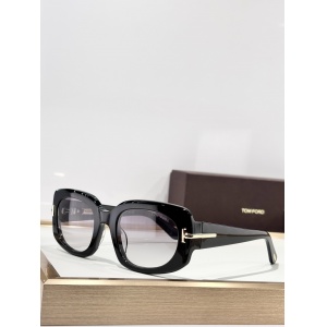 $55.00,Tom Ford Sunglasses # 304082