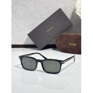 $55.00,Tom Ford Sunglasses # 304096