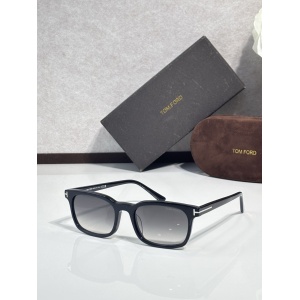 $55.00,Tom Ford Sunglasses # 304098