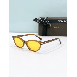 $55.00,Tom Ford Sunglasses # 304177