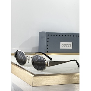 $55.00,Gucci Sunglasses # 304214