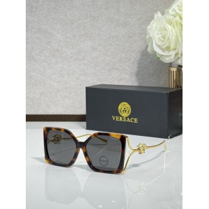$55.00,Versace Sunglasses # 304422