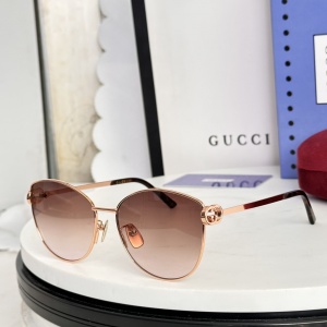 $55.00,Gucci Sunglasses # 304587