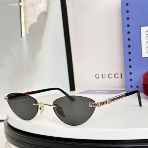$55.00,Gucci Sunglasses # 304591