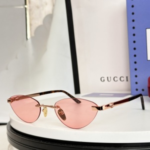 $55.00,Gucci Sunglasses # 304592
