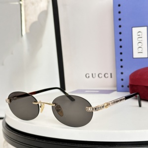 $55.00,Gucci Sunglasses # 304595