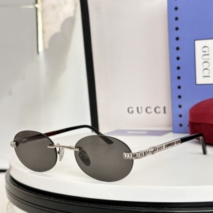 $55.00,Gucci Sunglasses # 304598