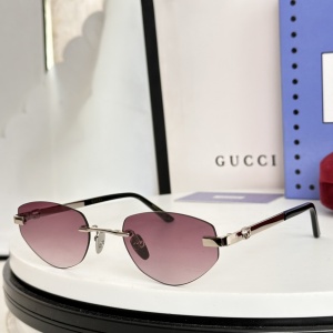 $55.00,Gucci Sunglasses # 304601