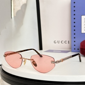 $55.00,Gucci Sunglasses # 304602