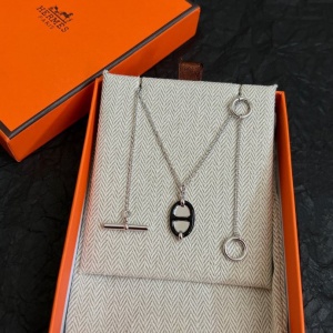$27.00,Hermes Necklace # 304617