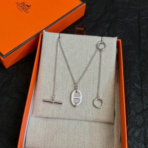 $27.00,Hermes Necklace # 304618