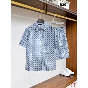 $65.00,Louis Vuitton Short Shirt Set For Men # 305352