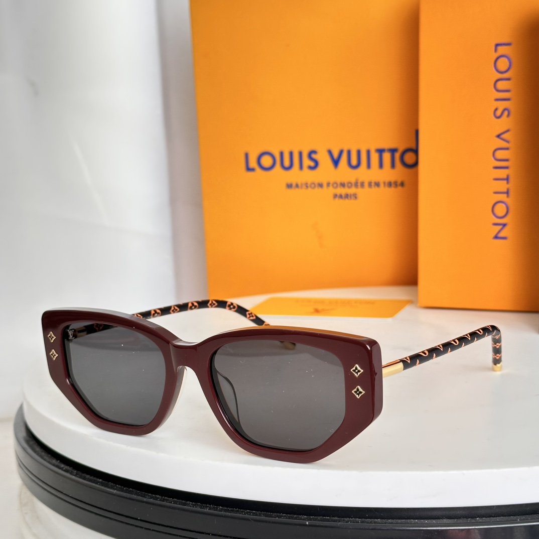 Louis Vuitton Sunglasses # 303468