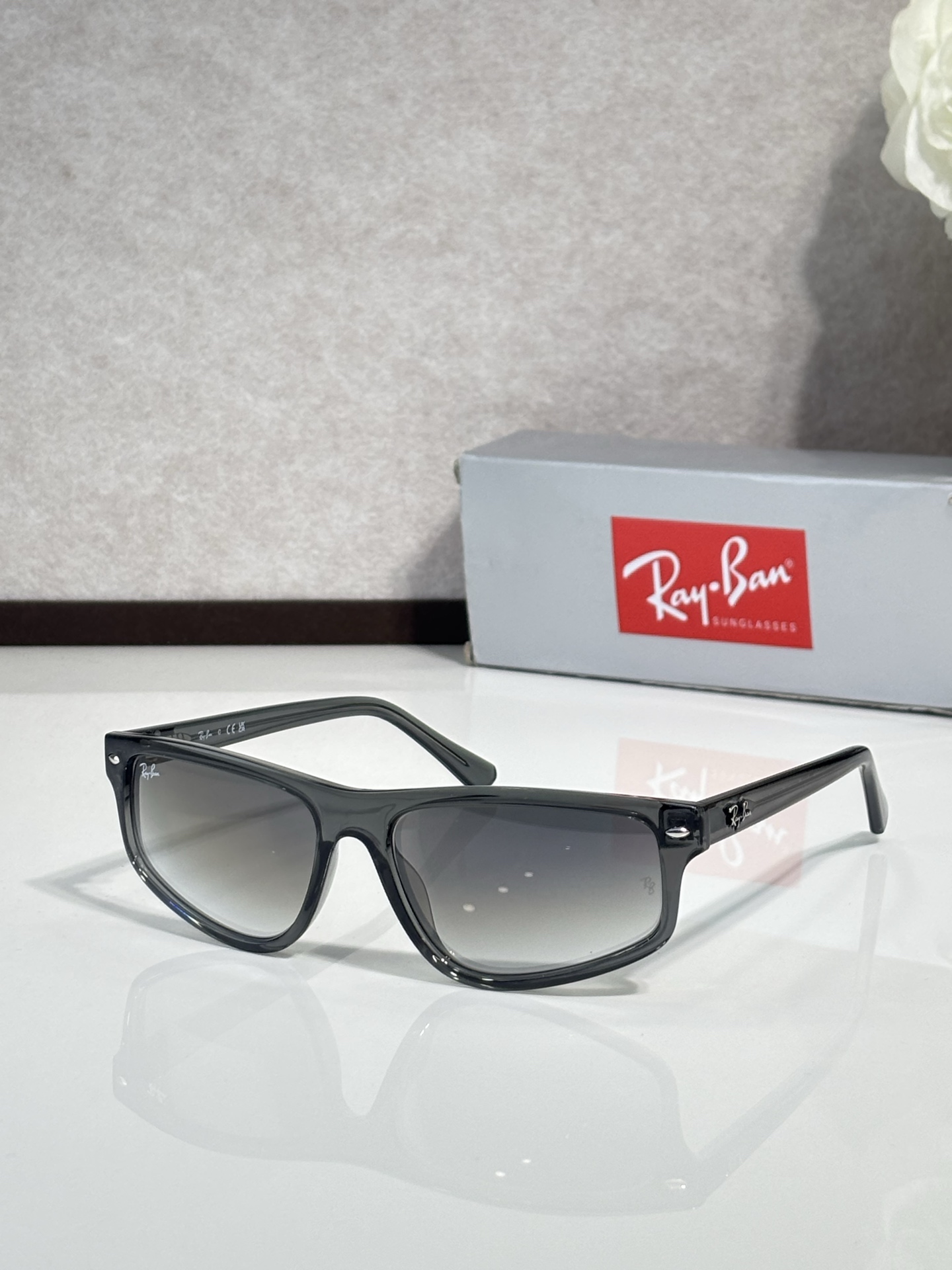 Ray Ban Sunglasses # 303818