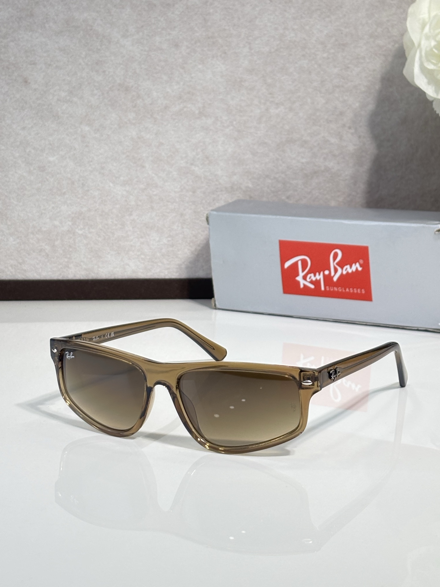Ray Ban Sunglasses # 303819