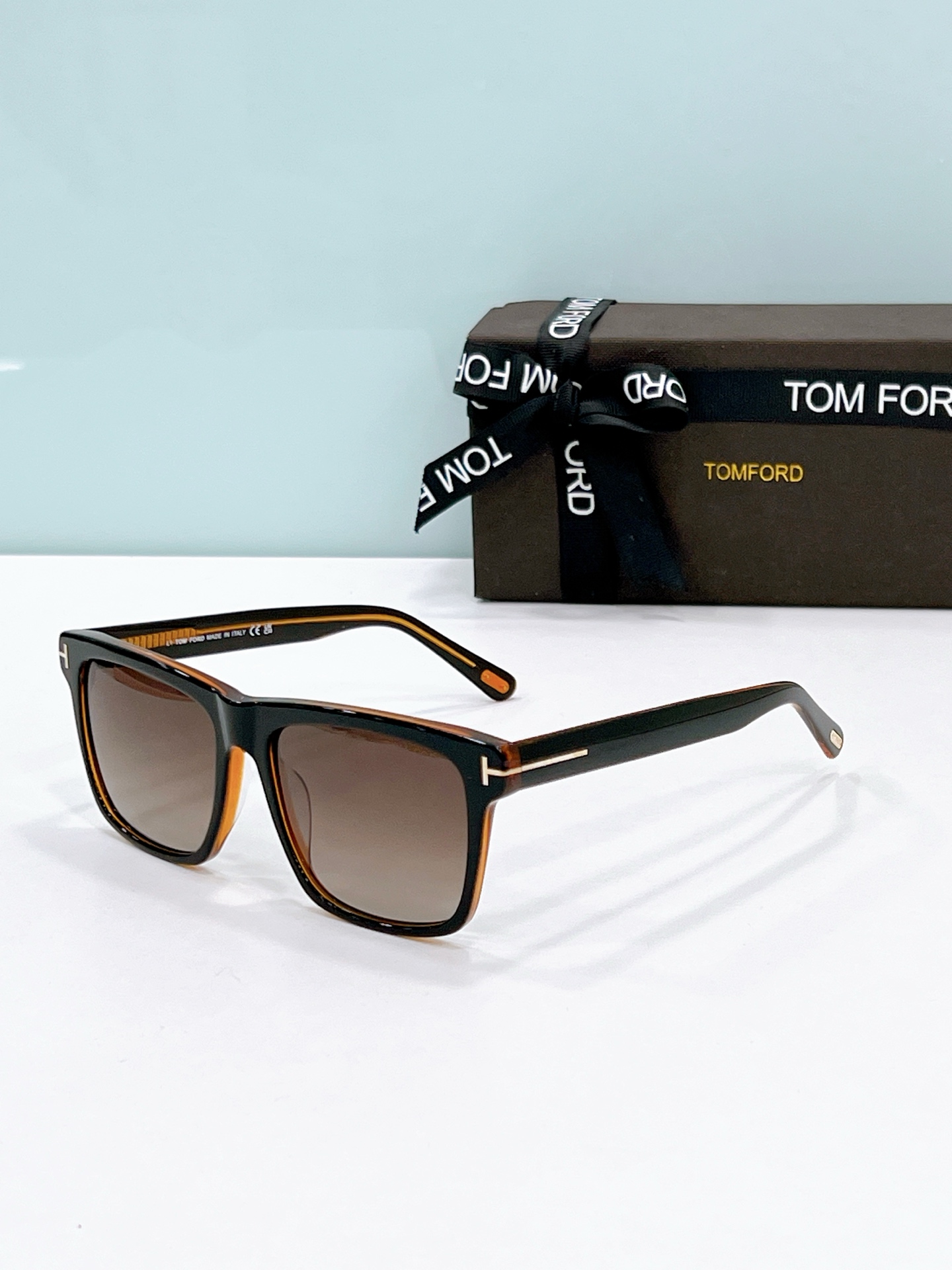 Tom Ford Sunglasses # 304182