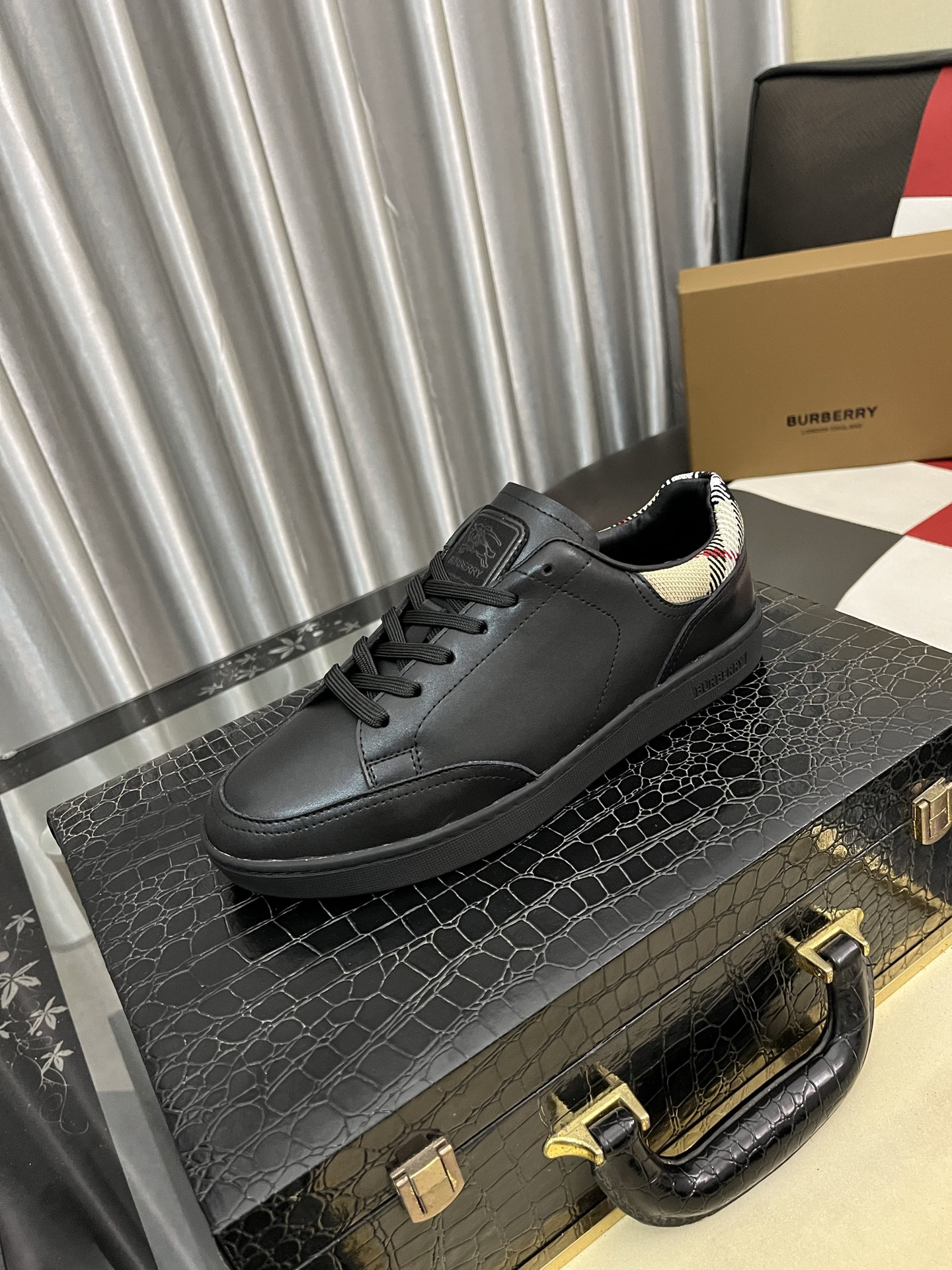 Burberry Casual Sneaker For Men # 304768