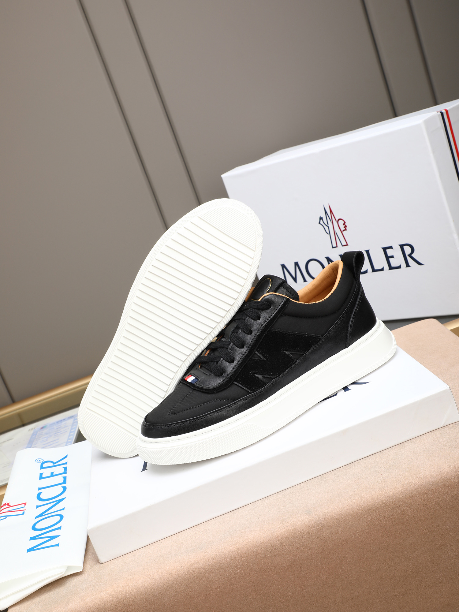 Moncler Casual Sneaker For Men # 304849
