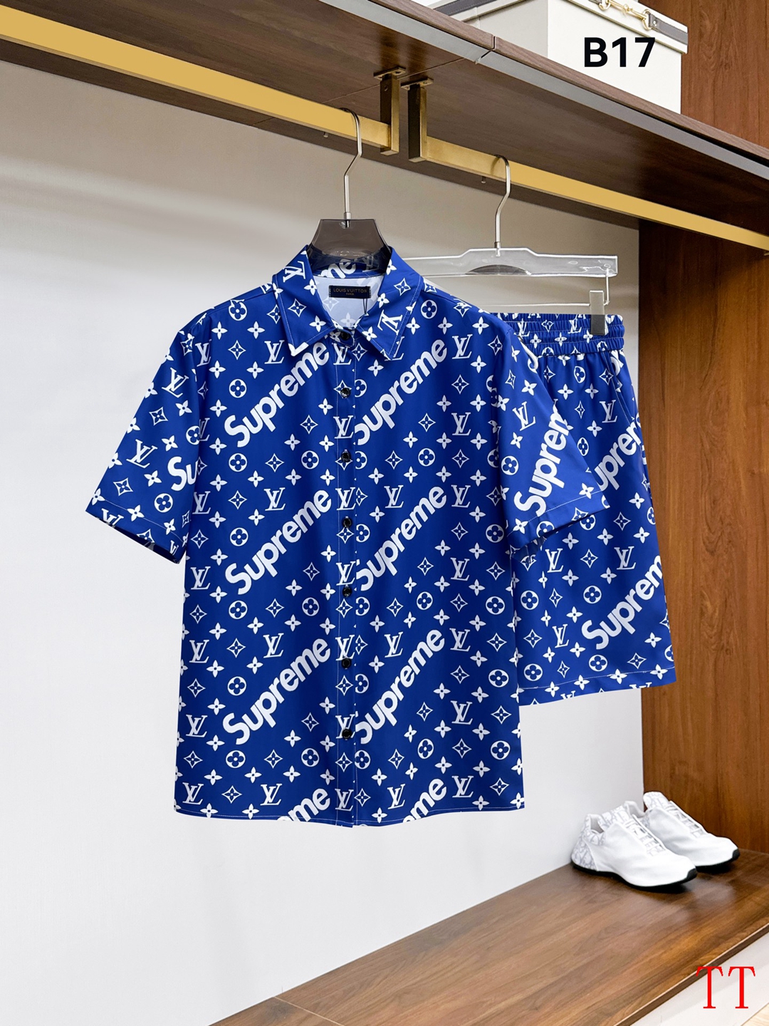Louis Vuitton Short Shirt Set For Men # 305349