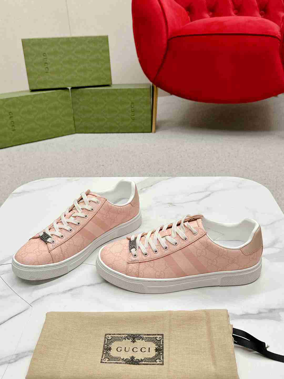 Gucci Sneaker For Women # 305526