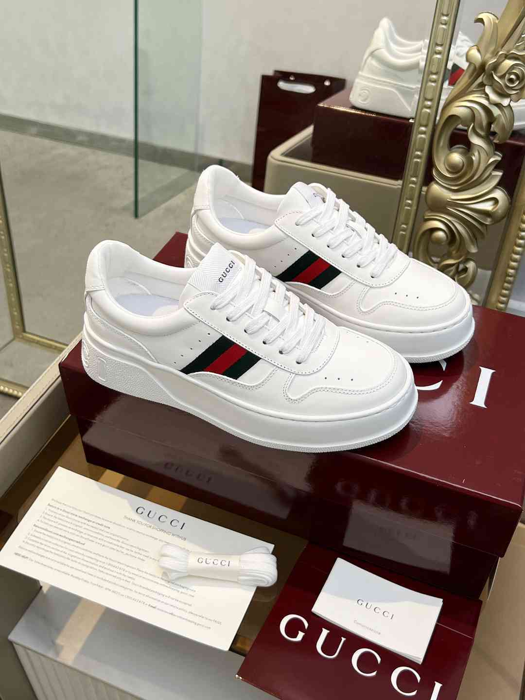 Gucci Sneaker Unisex # 305531