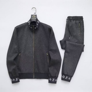 $89.00,Louis Vuitton Tracksuits For Men # 305745