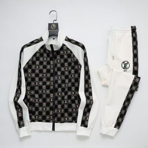 $89.00,Louis Vuitton Tracksuits For Men # 305748
