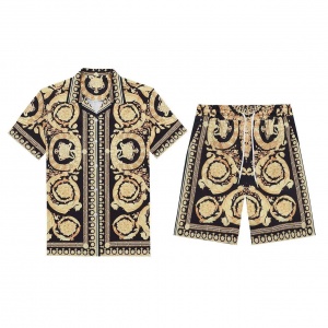 $65.00,Louis Vuitton Short Sleeve Polo Shirt and Shorts Set For Men For Men # 305907