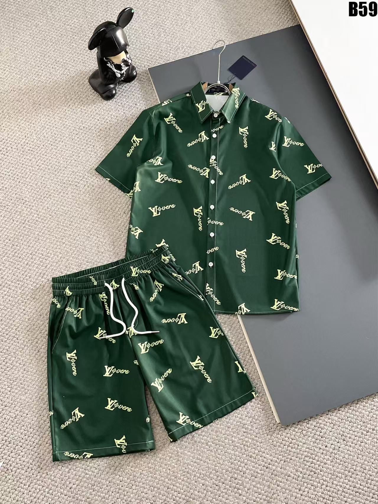 Louis Vuitton Short Sleeve Polo Shirt and Shorts Set For Men For Men # 305812