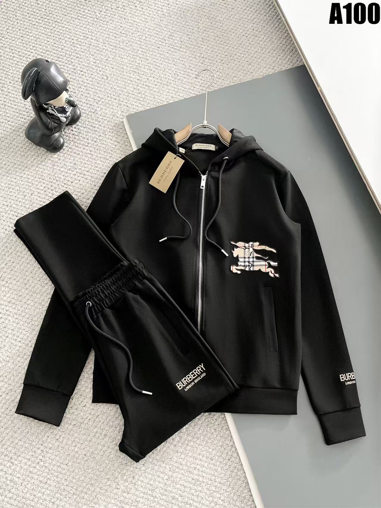 Burberry Tracksuits For Men # 306878