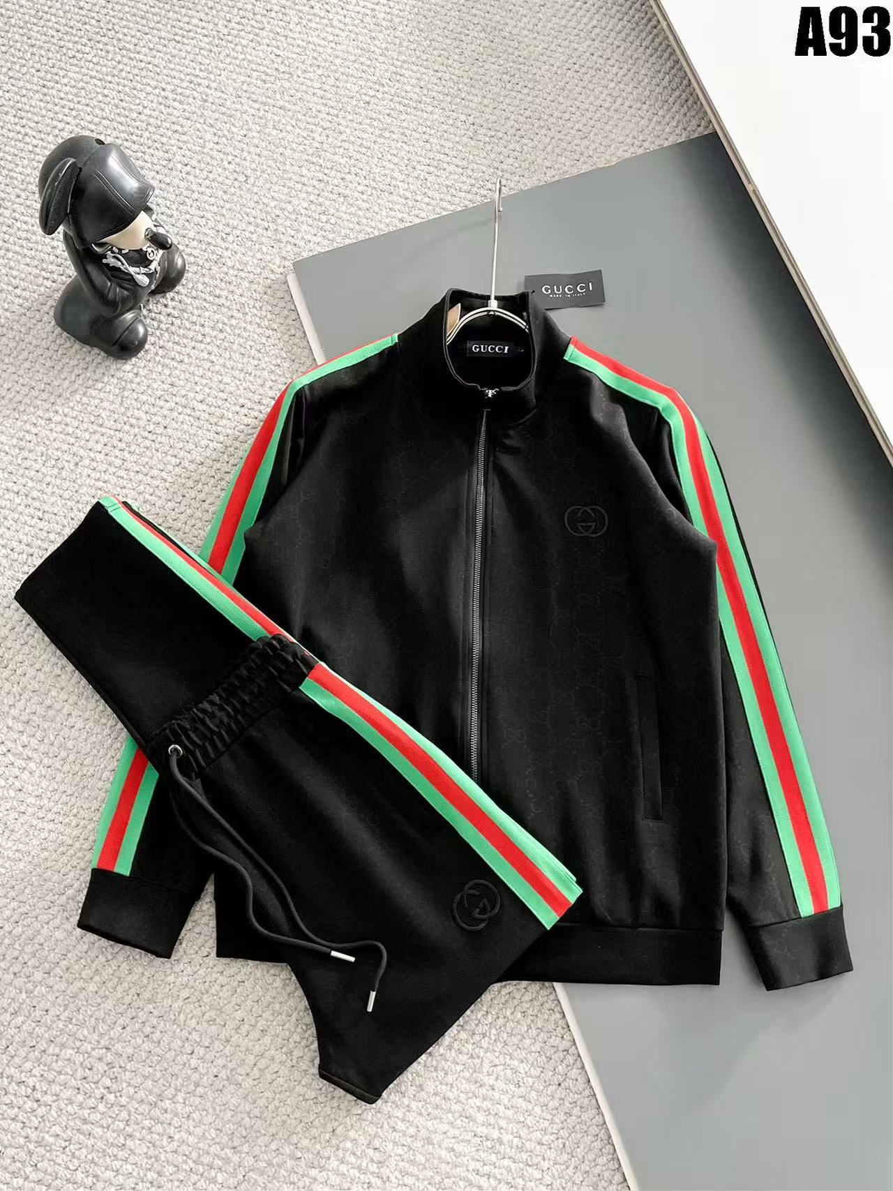 Gucci Tracksuits For Men # 306880