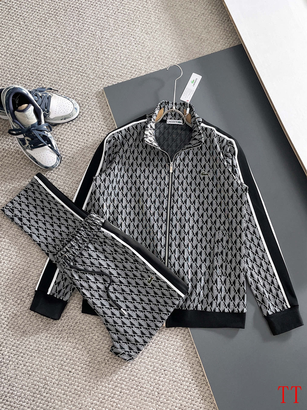 Lacoste Tracksuits For Men # 306893